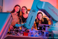 Sesja-wizerunkowa-Wydzial-Elektryczny-fot-Maciej-Gierdojc-Juraha-10